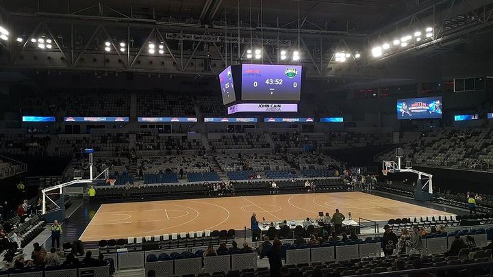 一场2-0，让头号夺冠热门诞生：7场丢1球+进决赛，37轮不败创纪录（封面配图）